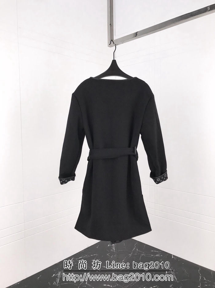 LV路易威登 秋冬新品 進口羊毛 女款手工大衣 內裏老花logo ydi2148